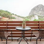 Oikia Meteora بيت ضيافة